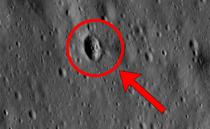 月面に「人面岩」が写り込んでいた!? 「火星と月に同種の宇宙人が存在」研究家