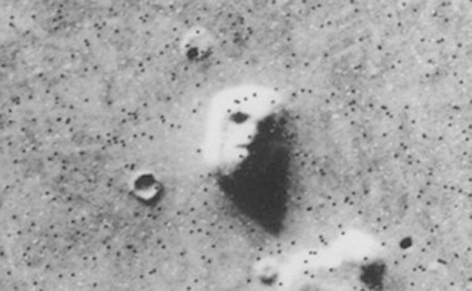 「火星の人面岩」が再び発見される!? 古代火星人の顔を象っている… 研究家が主張