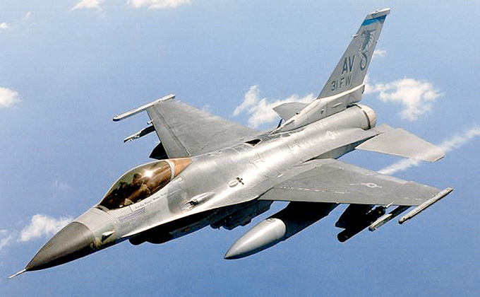 F-16戦闘機がUFOとドッグファイト!? 退役軍人が証言、勝ったのは…?=米