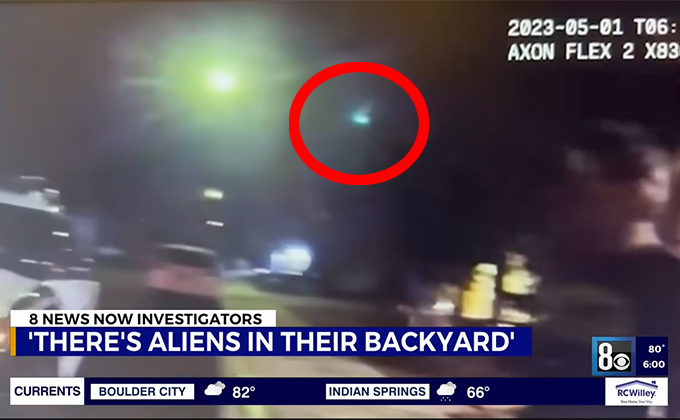 警察官のカメラが捉えた「夜空を疾走するUFO」映像! 住民が3mの宇宙人と遭遇!?=米