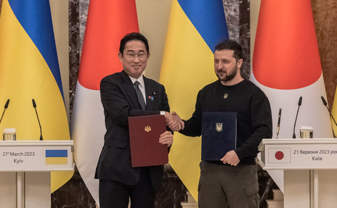 岸田首相はロシアに頭を下げてウクライナに訪問? ゼレンスキーはロシアと欧米のダブルスパイ、習近平の和平案でウクライナ美女が中国で人身売買の犠牲に=ジェームズ斉藤