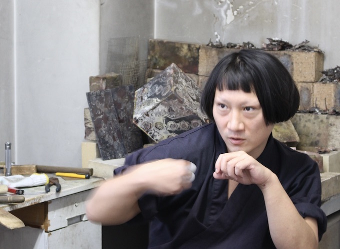 「月面にモノリスを建てるぐらいサクッとできるんじゃないか」金属彫刻家MADARA MANJIの飽くなき探求心と終わりなき挑戦(後編)
