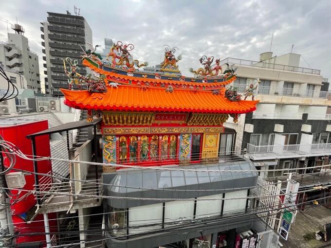 神の啓示で建てられた謎のビル「東京媽祖廟」に潜入=新大久保