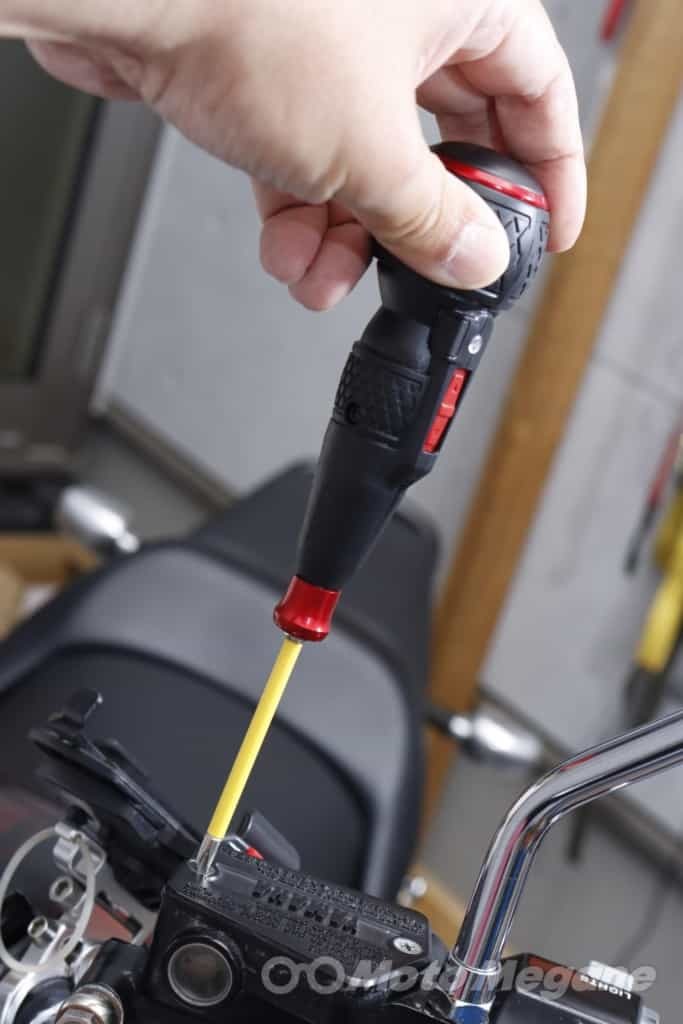 電動ドライバーが便利！「電ドラボール」をバイク整備に是非とも使いたい。