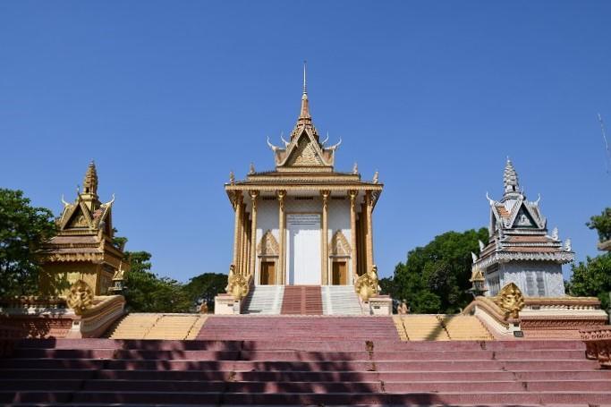 【カンボジア】プノンペンのパワースポット。1万人が訪れる魔法のお寺