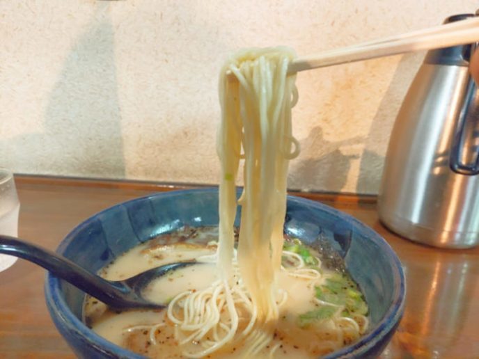 【北区植木町】豚骨ラーメンなのにあっさり！？なめらかさがたまらないえぼし家の豚骨スープ