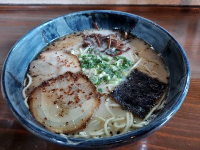 【北区植木町】豚骨ラーメンなのにあっさり！？なめらかさがたまらないえぼし家の豚骨スープ