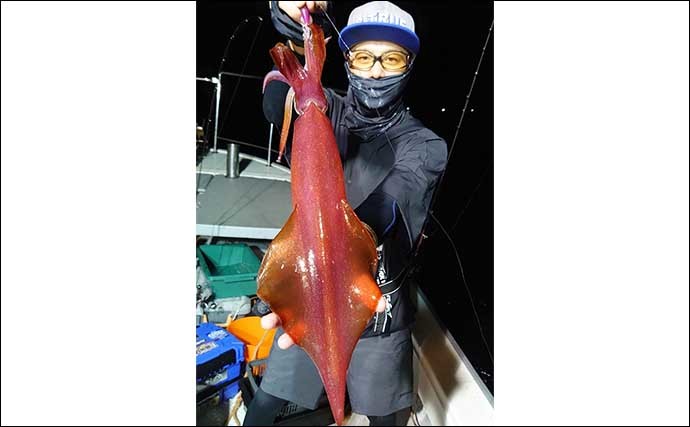 【石川・福井】イカメタル船の最新釣果　パラソル級頭にマイカ好ヒット