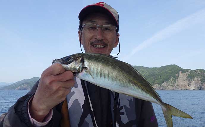 船釣りで巨アジ好調　サビキよりも天秤仕掛けが吉【徳島・日和佐沖】