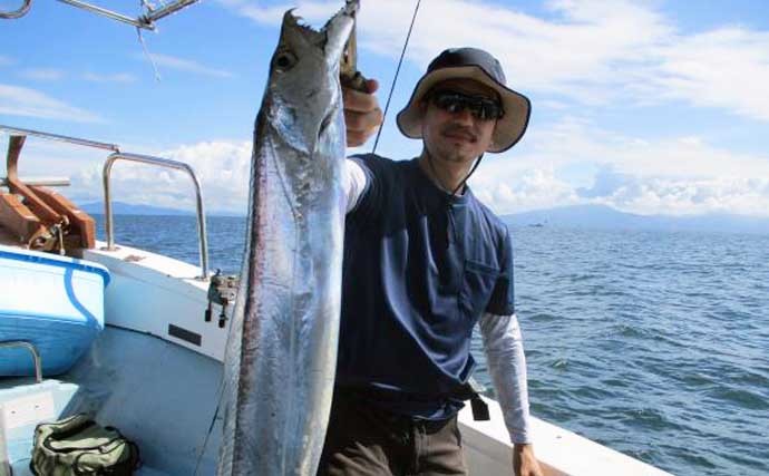 【大分・熊本】沖釣り最新釣果　夜焚きケンサキイカは釣る人100尾超え