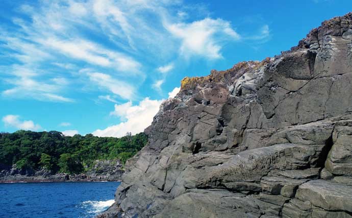 地磯「カゴ釣り」で40cm大サバ　『釣りドコ』で海中も陸上も丸見えに？