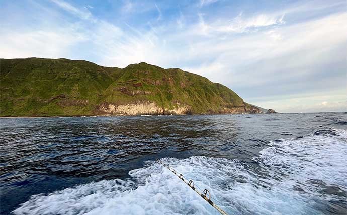 八丈島遠征で20kg頭に良型カンパチ全員安打　アカイカ泳がせで狙い撃ち