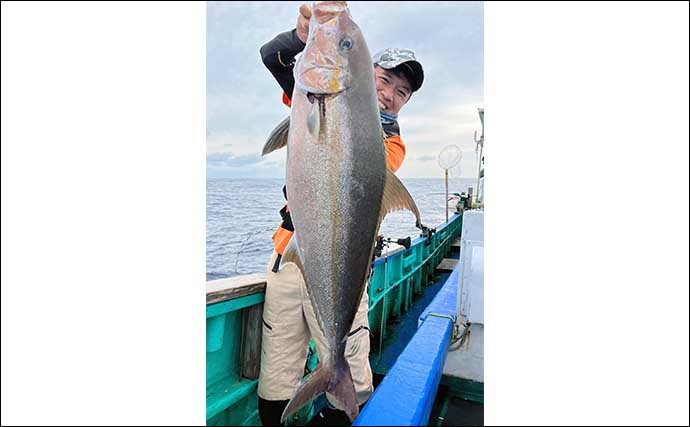 八丈島遠征で20kg頭に良型カンパチ全員安打　アカイカ泳がせで狙い撃ち