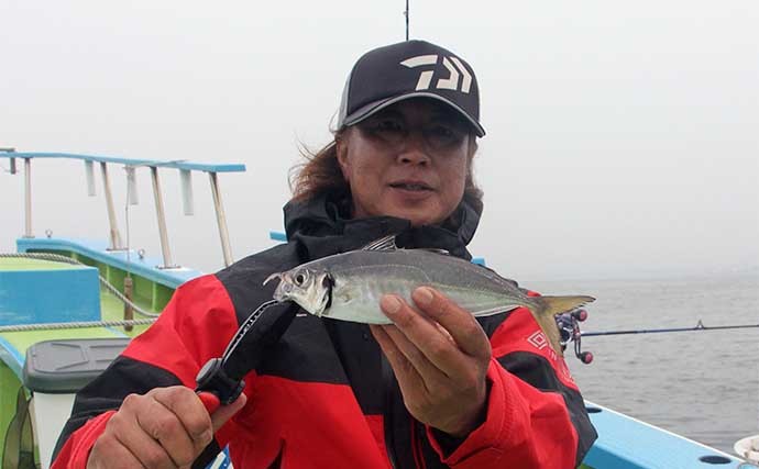 東京湾タチウオ・アジのリレー釣り　タチウオ22尾にアジ16尾と土産十分