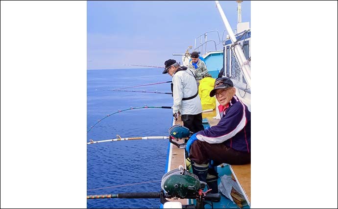 キンメダイ釣りで38cm頭に32匹　最高14連掛けもあり満足