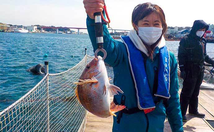 海上釣り堀で5人でマダイ11尾キャッチ　入れ食いの時間帯もあり満喫