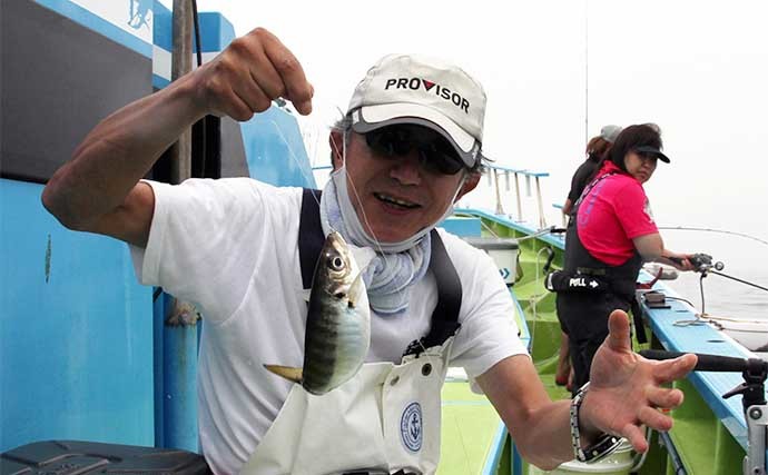 東京湾タチウオ・アジのリレー釣り　タチウオ22尾にアジ16尾と土産十分