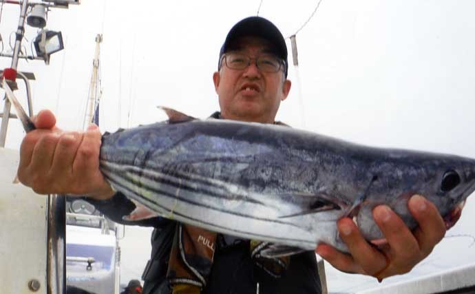 金洲遠征船でコマせカツオ釣り　サバとバラシに苦戦も本命4匹【静岡】