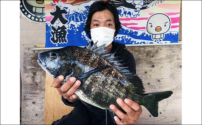 【三重】カカリ釣りの最新釣果情報　クロダイ数釣りにヒラメも顔出し