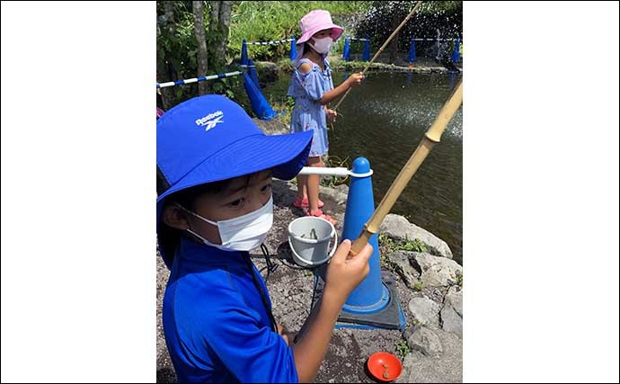 手ぶらOKの「ニジマス釣り体験」を子供と満喫　釣魚の炭火焼きに舌鼓