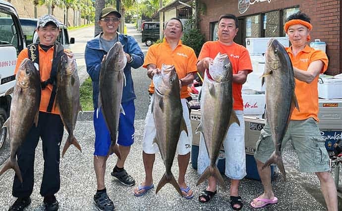 八丈島遠征で20kg頭に良型カンパチ全員安打　アカイカ泳がせで狙い撃ち