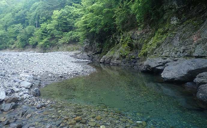 川原樋川での渓流ルアー釣りで24cm頭にアマゴ6匹 渇水で低活性