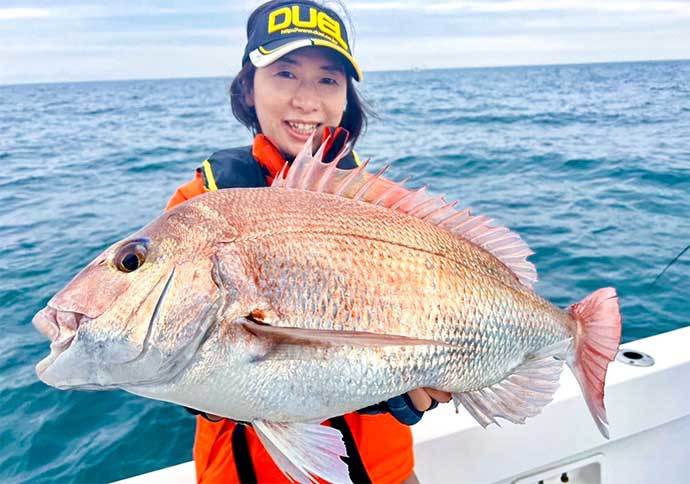 春のタイラバ釣行で74cm大ダイをキャッチ　船中80cm超えも顔出し