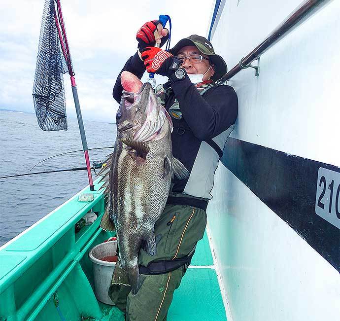 イシナギ釣りで好釣　期間限定の大物釣りに注目【茨城・モンロー号】