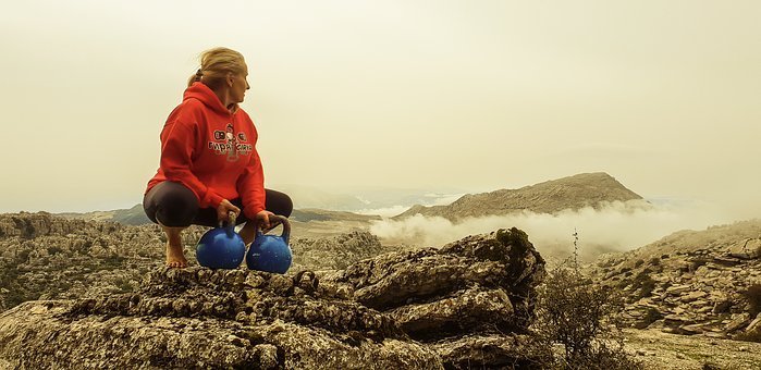 ケトルベルは全身トレーニングに効果的！正しいやり方を詳しく解説！