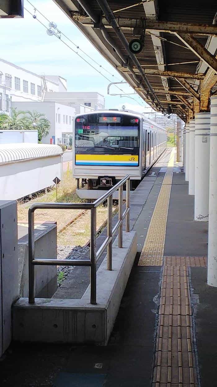 【神奈川】夕暮れスポットJR鶴見線「海芝浦駅」へ晴天の午前中に行きました。