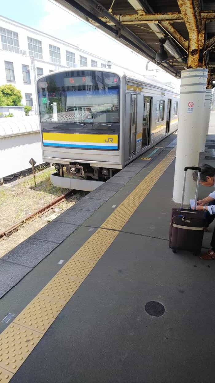 【神奈川】夕暮れスポットJR鶴見線「海芝浦駅」へ晴天の午前中に行きました。