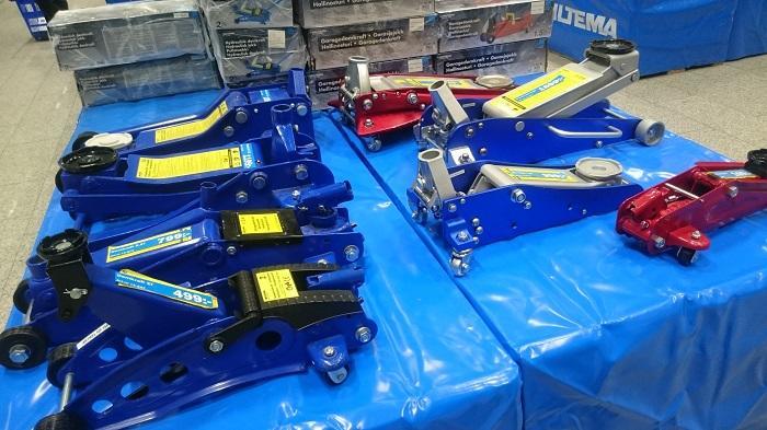 【スウェーデン】車用部品から文房具まで!カフェも満喫出来る大型ホームセンター