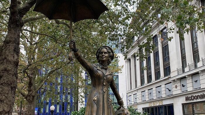 【イギリス】ロンドン、くまのパディントンを探してみよう