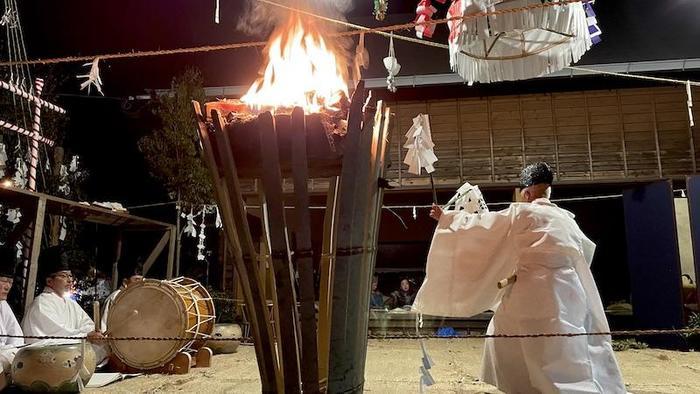 「神様が鏡を投げ入れた村」で夜神楽！ その神秘の裏側にみた世界