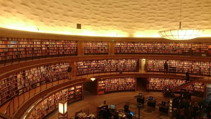 【スウェーデン】建築好きにはたまらない空間！美しいストックホルム市立図書館