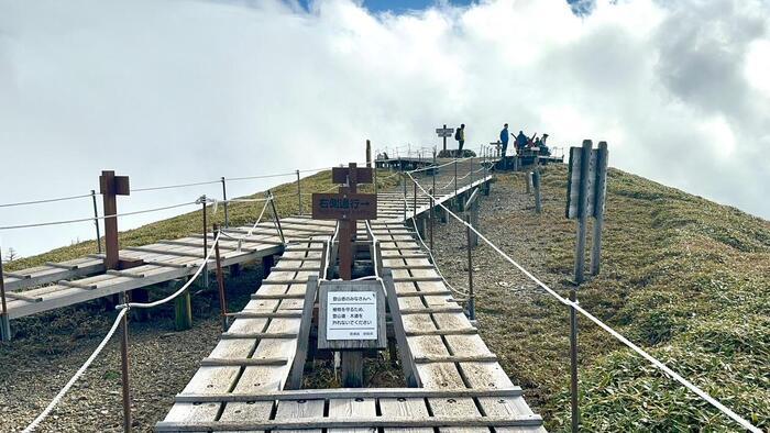 【日本百名山】23座目は天空の絶景ロードを見たくて剣山へ（徳島県）