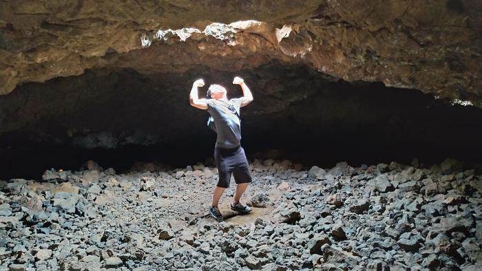 ＜ハワイ島 オーラの洞窟＞あなたのオーラは何色？