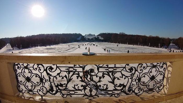 世界遺産をのんびりお散歩。雪のシェーンブルン宮殿を満喫しよう！