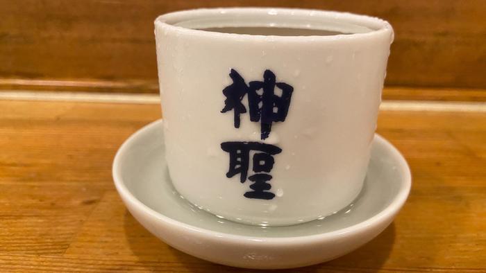 桜の花筏が美しい「伏見十石舟」と酒蔵の街「伏見」