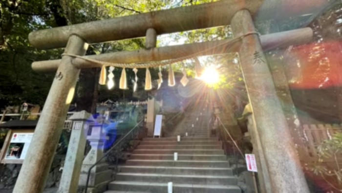 神様の元には、天から降ってきた石が！呼ばれないと行けない「天河神社」って？