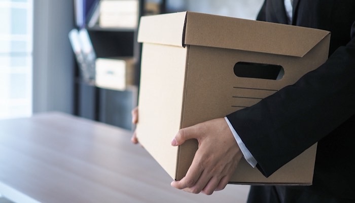 ブラック企業の確実な辞め方4ステップ|よくあるトラブルについてもあわせて解説