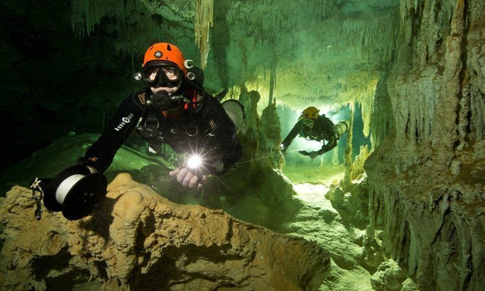 世界一大きな水中洞窟が発見、マヤ文明への手がかりか