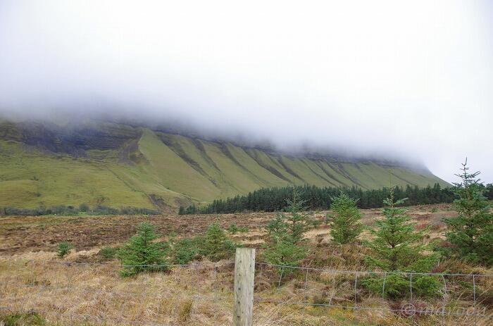 アイルランド、スライゴー県のフォトジェニックな山「ベンブルベン」とグレンカー湖の魅力を紹介!