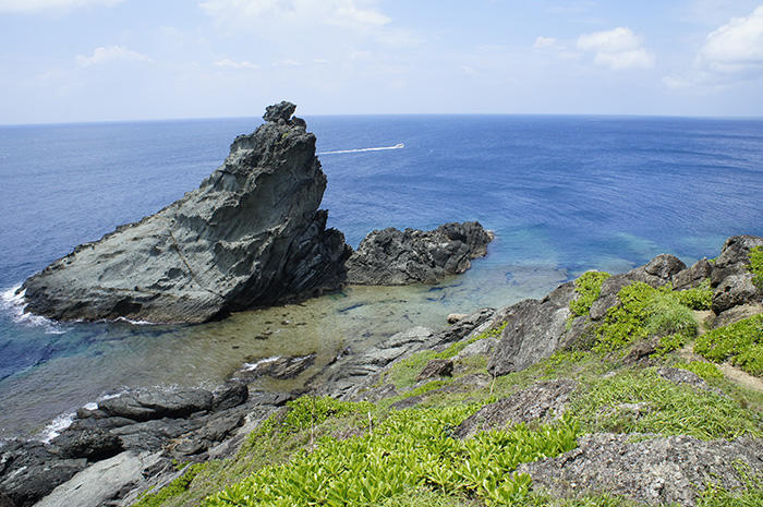 夕日も美しい石垣島の絶景スポット！御神崎灯台