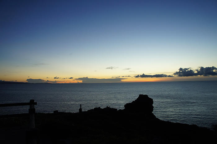 夕日も美しい石垣島の絶景スポット！御神崎灯台