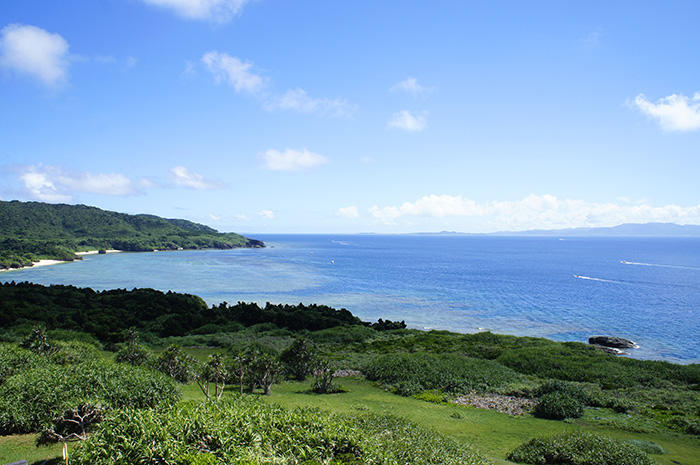 夕日も美しい石垣島の絶景スポット！御神崎灯台