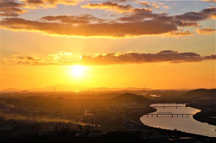 【兵庫】遠出してでも見に行きたい！デートドライブにぴったりな夕陽の絶景スポット4選