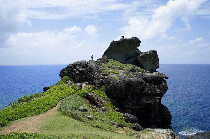 夕日も美しい石垣島の絶景スポット！御神崎灯台