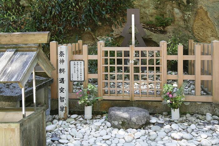 日本書紀の舞台。日本最古の神社、花の窟神社を訪れてみた