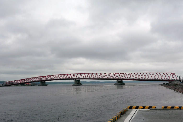 釧路と根室の真ん中にある牡蠣の町、厚岸にショートトリップ。公共交通でも楽しめる見どころを紹介します。